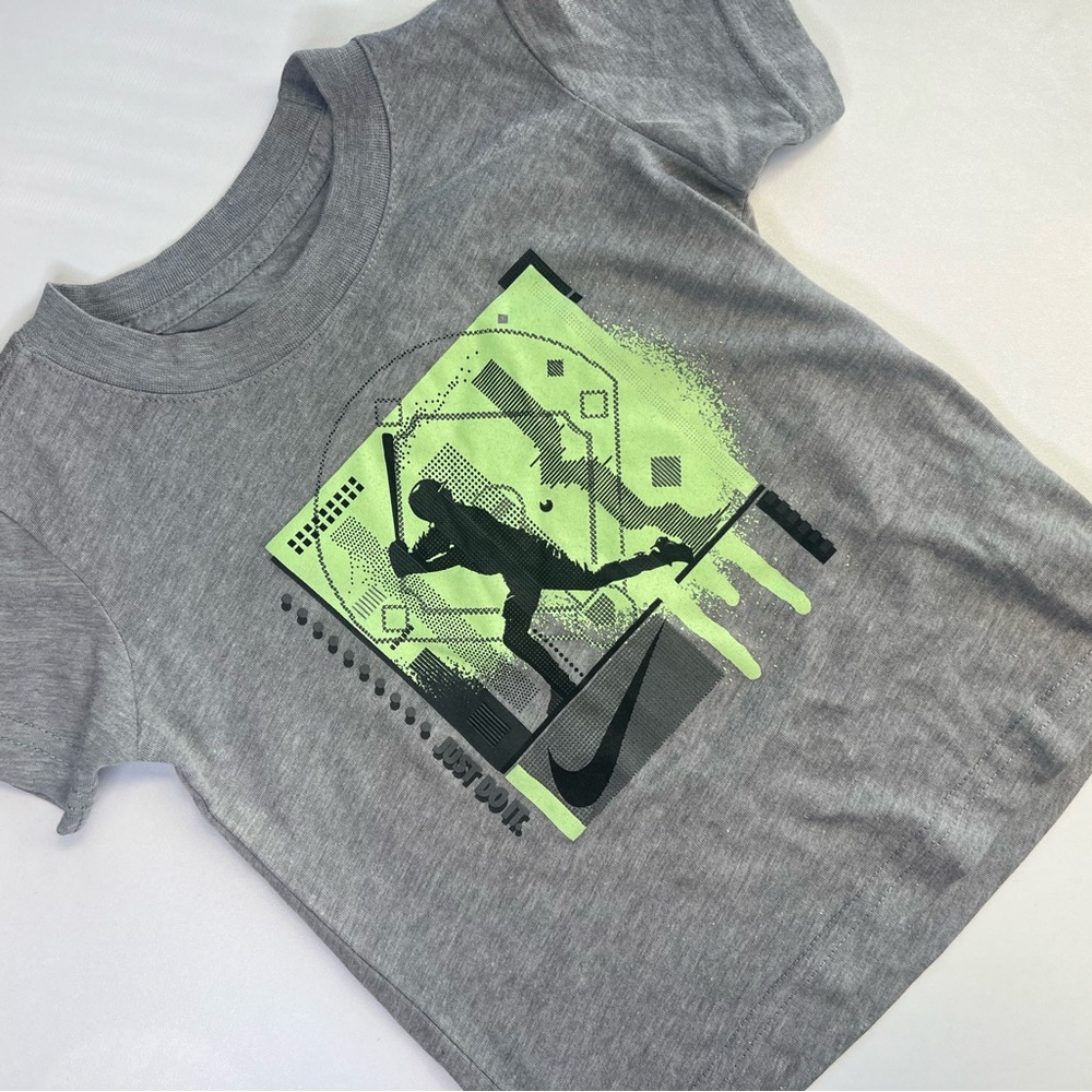 Nike Graphic T Shirt 2T